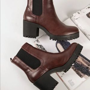 🔴SOLD🔴Brown Chelsea boots